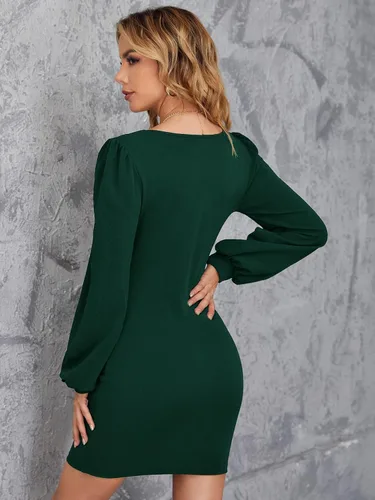 Vista 2 de Verdusa Vestido corto ajustado de manga larga con cuello cuadrado para mujer