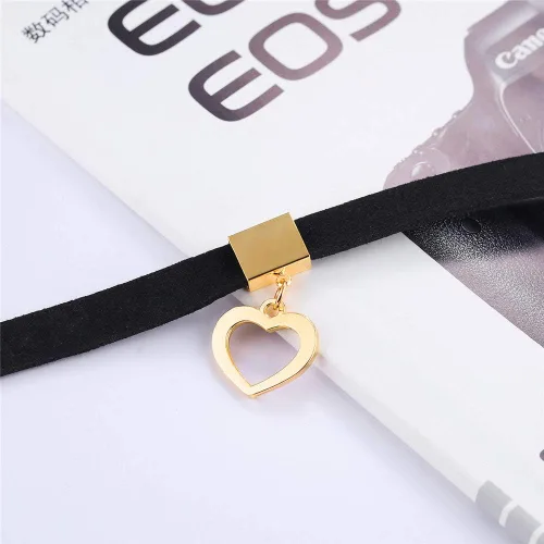 Vista 2 de PAURO Gargantilla de cinta de terciopelo negro para mujer con dije de anillo tórico dorado y plateado clásico