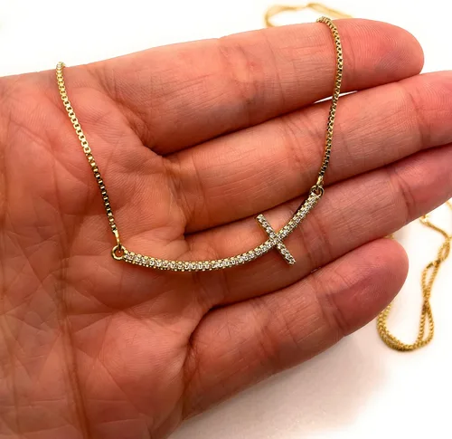 Vista 4 de Cross Necklace for Women, Cross Lariat Necklace for Women, Ajustable Chain 4o inch Length, Religious Gifts, Gold Plated Necklace, Gifts for Her