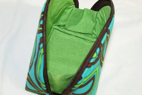 Vista 4 de Turquoise, Lime and Brown LARGE Clam Up ZipperCosmetic Bag