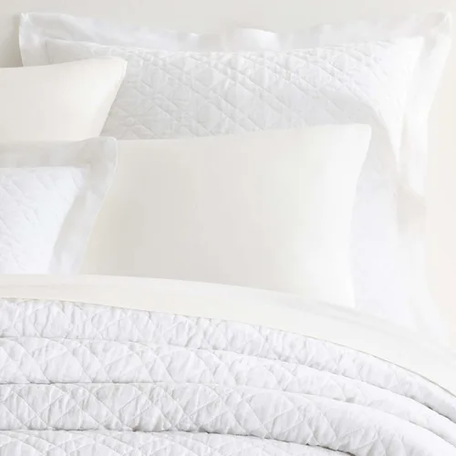 Vista 10 de Pine Cone Hill Washed Linen Quilted Sham Marfil
