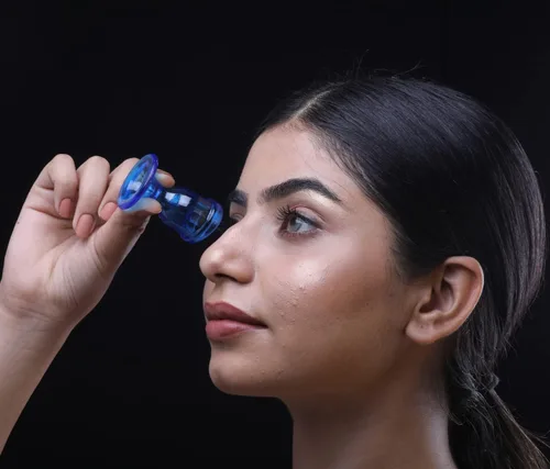 Vista 8 de Juego de 2 vasos de lavado de ojos para mantener tus ojos limpios y saludables, color azul