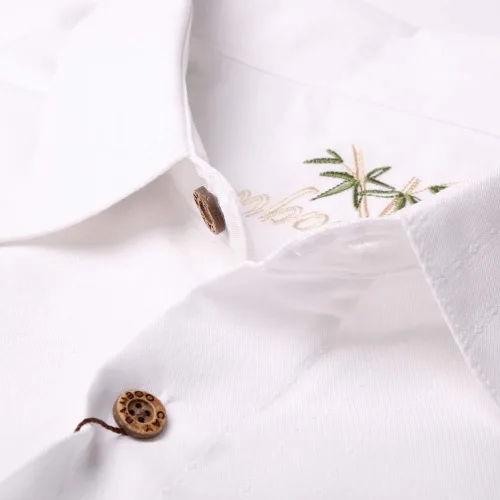 Vista 3 de Bamboo Cay Always Five O'clock - Camisa con botones tropicales bordados para hombre