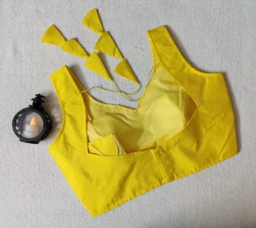Vista 3 de Banarasi - Blusa de seda con cuello en V y cuello en V, sin mangas, confeccionada para mujer, Lemon Yellow