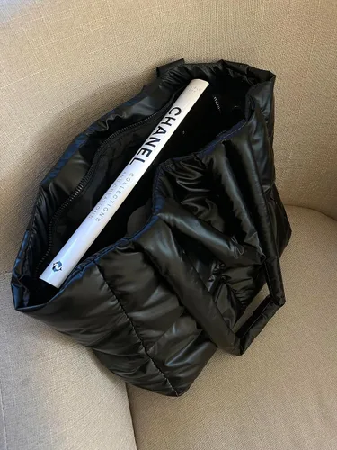 Vista 5 de JAM Creative Bolsa de mano acolchada, diseño acolchado negro, duradera y ligera, Negro