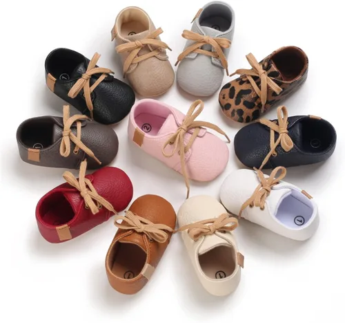Vista 2 de WILLFUN Zapatos de piel sintética para bebés y niñas suela de goma suave con cordones zapatos Oxford para cuna para niños pequeños que caminan