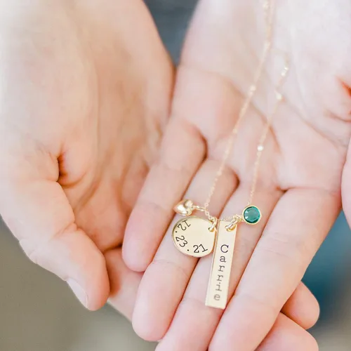 Vista 4 de Collar de piedra natal con nombre personalizado relleno de oro de 14 quilates, joyería de piedra natal del día de la madre, colgante de mamá