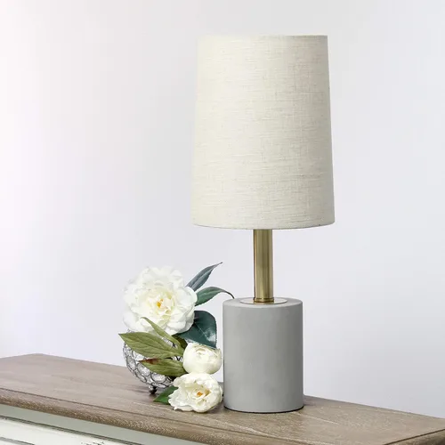 Vista 4 de Elegant Designs LT3314-KHK Lámpara de mesa de cemento con detalle de latón antiguo, caqui