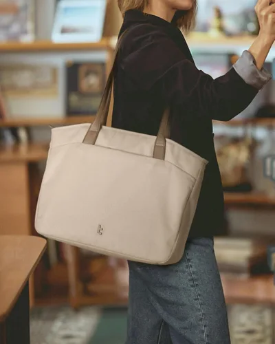 Vista 2 de tomtoc Laptop Tote Bag for Women, 13-16 Inch Water-resistant Laptop Work Tote with Device Compartment, 10L-18L Shoulder Bag Caqui