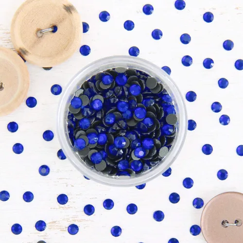 Vista 50 de Estrás para aplicar con calor - 6SS, 10SS, 16SS, 20SS, 30SS - 32 colores Iron-on hotfix rhinestones - add brilliant sparkle to apparel, denim