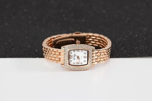 Vista 6 de Bob Mackie Relojes de diseñador para mujer Pulseras de reloj de pulsera para mujer con cristales, diamantes de imitación y detalles de purpurina