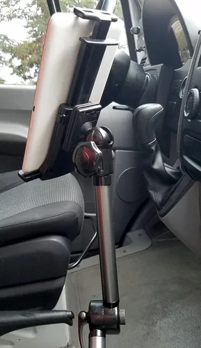 Vista 2 de Mobotron UTSM-01 Soporte estándar: Soporte universal para tableta/smartphone en el coche