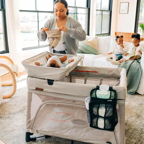 Vista 5 de UPPAbaby Remi - Organizador de cambiador/accesorio fácil de enganchar/almacena cuidadosamente los artículos esenciales de pañales