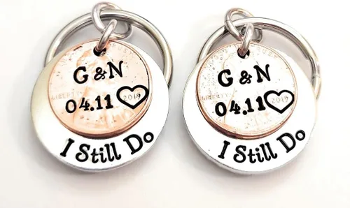 Vista 16 de Tucker's Trinkets And Treasures Personalized Anniversary Year Penny, I Still Do Key Chain, Wedding Anniversary, Couples Gift