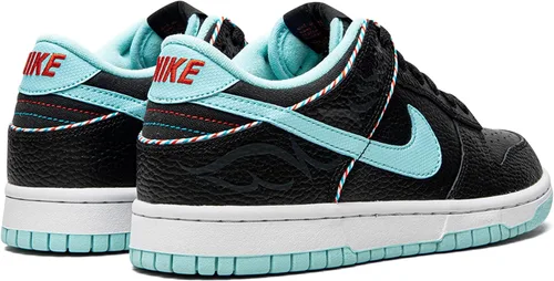 Vista 3 de Nike Youth Dunk Low SE (GS) DN3351 001 - Talla 6Y, NegroCopa-Blanco-Chile Rojo, 6 Big Kid