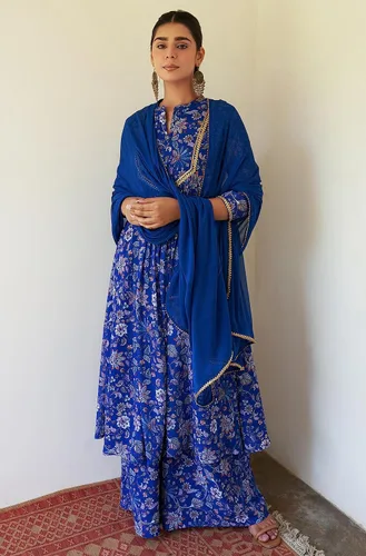 Vista 3 de Janasya Conjunto Kurta Embellecido con estampado floral digital rosa Georgette para mujer