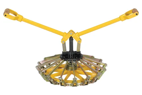 Vista 3 de Vestil PLC-5 Herramienta de cierre de tapa de cubo de acero para cubo de 5 galones amarillo