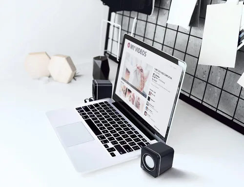 Vista 5 de MANHATTAN Sistema de altavoces estéreo con alimentación USB - Tamaño pequeño - con control de volumen y conector de audio de 3.5 mm para conectar a
