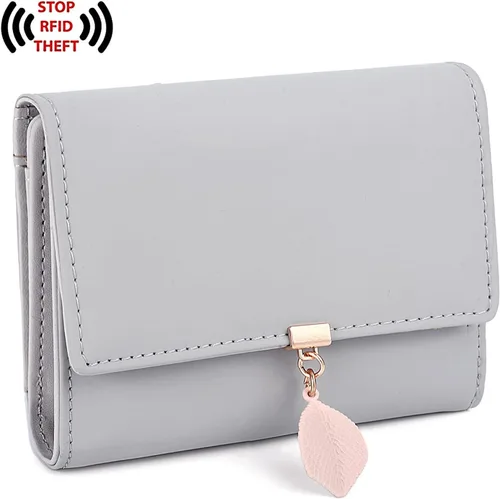 Vista 20 de UTO - Cartera pequeña RFID de piel sintética con dije de hoja, cierre de cremallera y tarjetero.