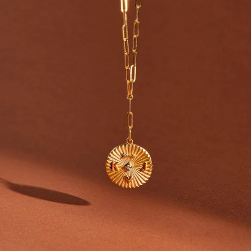 Vista 6 de OAK & LUNA - Medallion Custom Engraved Pendant Necklace - Sterling Silver or 14K Solid Gold - Up to 4 Initials