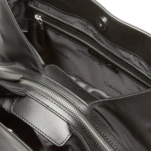 Vista 7 de Calvin Klein Reyna - Bolso de hombro con triple compartimento