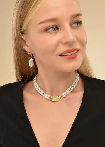 Vista 4 de DAZLIME Collar de perlas de cristal para novia, collares de perlas para mujer, medallón con dije de forma irregular, gargantilla delicada para niñas
