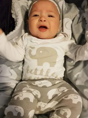 Vista 4 de Siracend Conjunto de 3 piezas de ropa de bebé recién nacido con estampado de manga larga + pantalones + sombrero