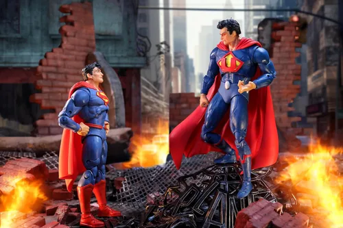 Vista 3 de McFarlane Toys - DC Multiverse Superman vs Superman de la Tierra-3 con Atomica 7in Figura 2pk