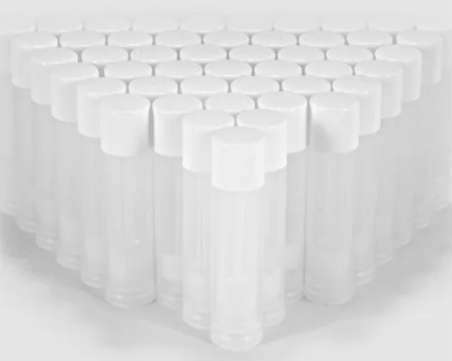 Vista 4 de 50 tubos transparentes y vacíos de 0.18 onzas líquidas con tapas blancas para guardar protectores labiales