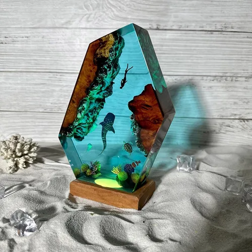 Vista 3 de Lámpara de Luz de Madera con Resina Epoxi Creativa del Océano, Lámpara de Océano Acuático Multicolor Hecha a Mano para Entusiastas del Buceo