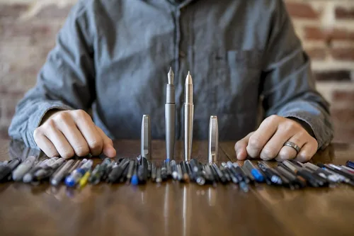 Vista 3 de BIG IDEA DESIGN Ti Ultra Pen - El bolígrafo de titanio 3 en 1 definitivo (lavado a la piedra)