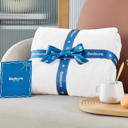Vista 7 de Bedsure GentleSoft Bedding Manta de Vellón para Niñas y Niños - Mantas Pequeñas Suaves, Acogedoras y Bonitas para Viajes, 43x55 Pulgadas, Blanco