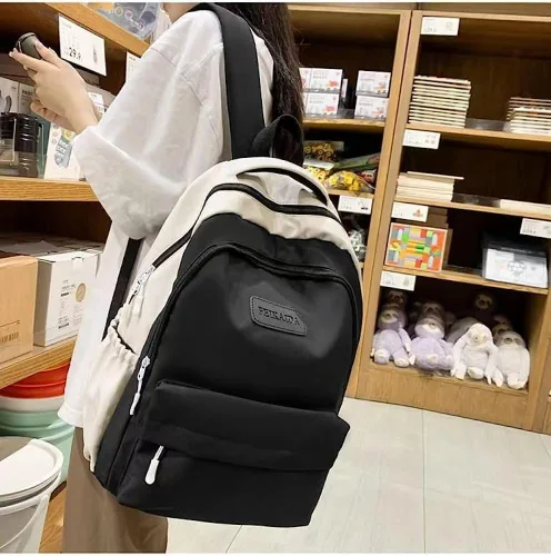 Vista 2 de Mochila estética linda Kawaii con colgante de 15.6 pulgadas, linda mochila universitaria para computadora portátil, mochila preparada, Negro