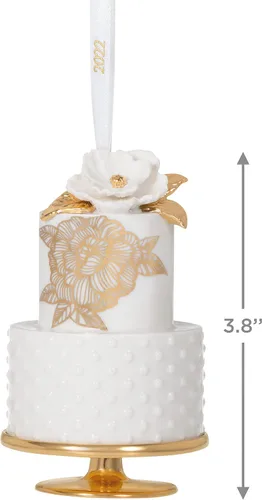 Vista 5 de Hallmark Keepsake Adorno de Navidad 2022, un dulce pastel de boda, porcelana