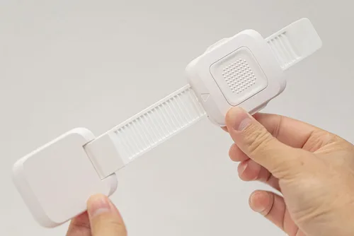 Vista 9 de YEYA - Anclajes de muebles mejorados sin taladrar para bebés, correas ajustables antipuntas, paquete de 4 Correas ajustables antipuntas, a prueba
