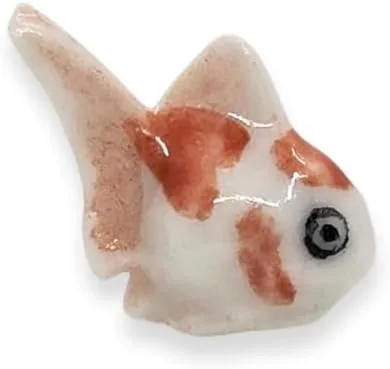 Vista 7 de WitnyStore Pequeña figura de pez oranda blanco y naranja – Miniatura hecha a mano de cerámica Ryukin Fantail dorado pez acuario animales de acuario