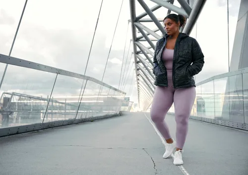 Vista 7 de Helly Hansen Lifaloft - Aislador con capucha para mujer
