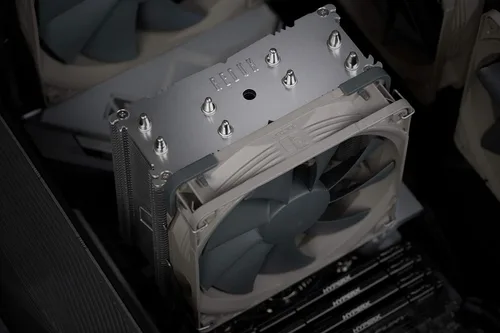 Vista 8 de Noctua NH-U12S Redux, enfriador silencioso de CPU de torre única de alto