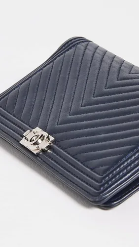Vista 4 de CHANEL Cartera larga con solapa de cheurón y piel de cordero azul marino para mujer