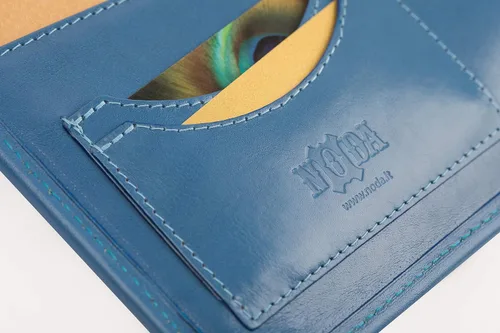 Vista 3 de Noda Portapapeles de cuero curtido vegetal genuino italiano (azul claro) Estuche para reuniones o presentaciones Portadocumentos