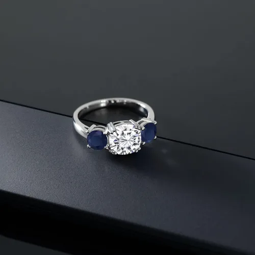 Vista 3 de Gem Stone King Anillo de plata de ley 925 con zafiro azul y blanco de 3 piedras de moissanita para mujer