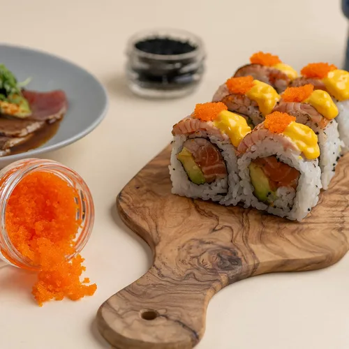 Vista 2 de MARKY'S Huevas de pez volador Tobiko Roe - 8 oz / 227 g - Caviar de grado sushi Rojo