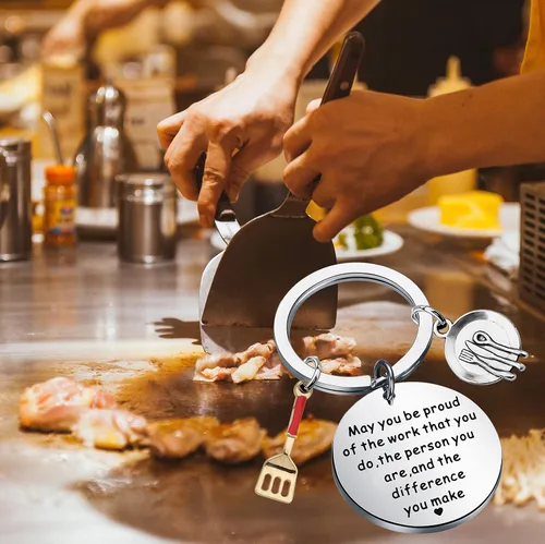 Vista 7 de AKTAP Llavero de chef de joyería de cocina con texto en inglés May You Be Proud of the Work You Do Regalos para cocineros amantes de la cocina