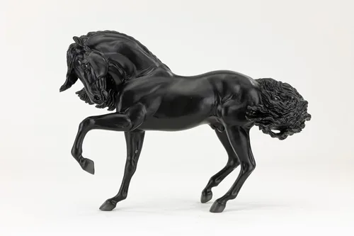 Vista 2 de Breyer Serie tradicional de caballos Sjoerd Modelo de juguete de caballo 12.25 x 8 pulgadas Escala 1:9 Modelo #1859