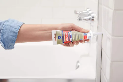 Vista 8 de GE Selladores y adhesivos Advanced Silicone 2* Sellador de cocina y baño, 2.8 oz, transparente