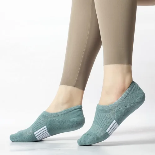 Vista 4 de Calcetines invisibles para mujer, acolchados, de corte bajo, atléticos, ocultos, para tenis, tobillos, calcetines invisibles para correr, 46 pares