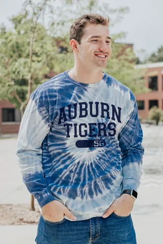 Vista 6 de Blue 84 Camiseta de manga larga con licencia oficial de la NCAA para mujer, teñido anudado