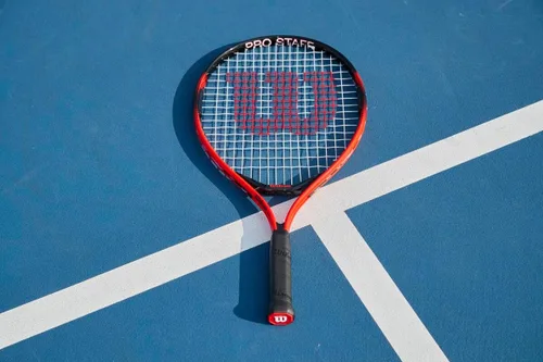 Vista 2 de Wilson Pro Staff Precision Jr - Raqueta de tenis incluida con una bolsa de tenis o mochila