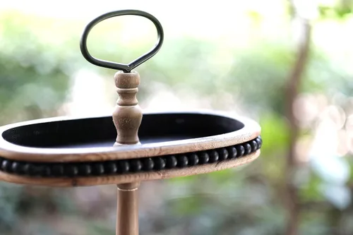 Vista 3 de Lavender Inspired Soporte de bandeja de 2 niveles, madera envejecida con mango de metal, ovalado, decoración de mesa auxiliar y cocina (negro)