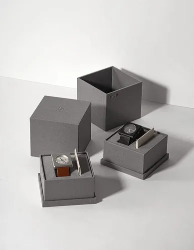 Vista 6 de Maven Brut Series - Reloj de diseñador unisex cuadrado de cuarzo japonés de 1.260in con cuero italiano y cristal de zafiro, galardonado con reloj